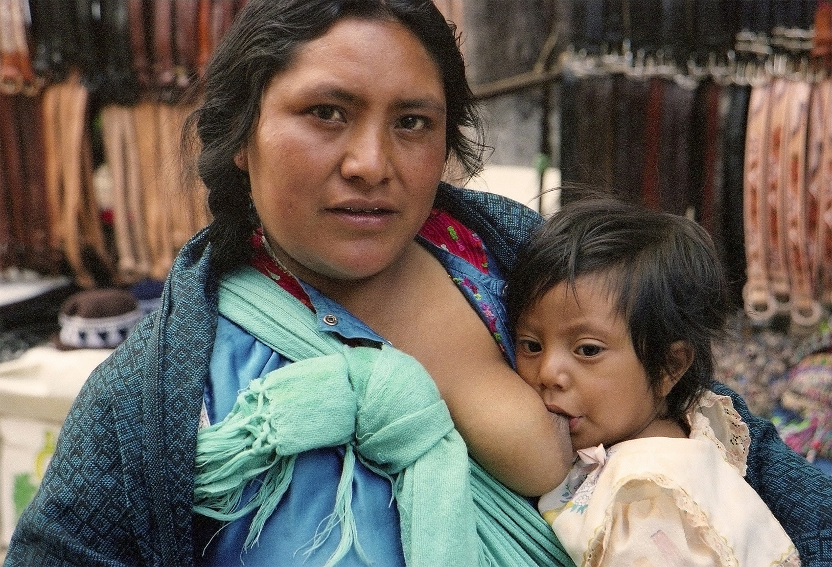photo of a woman breastfeeding her child in Chiapas Mexico